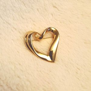NWOT Heart Brooch